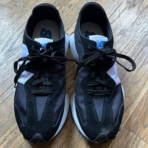 Barely worn New Balance 327 sneakers.